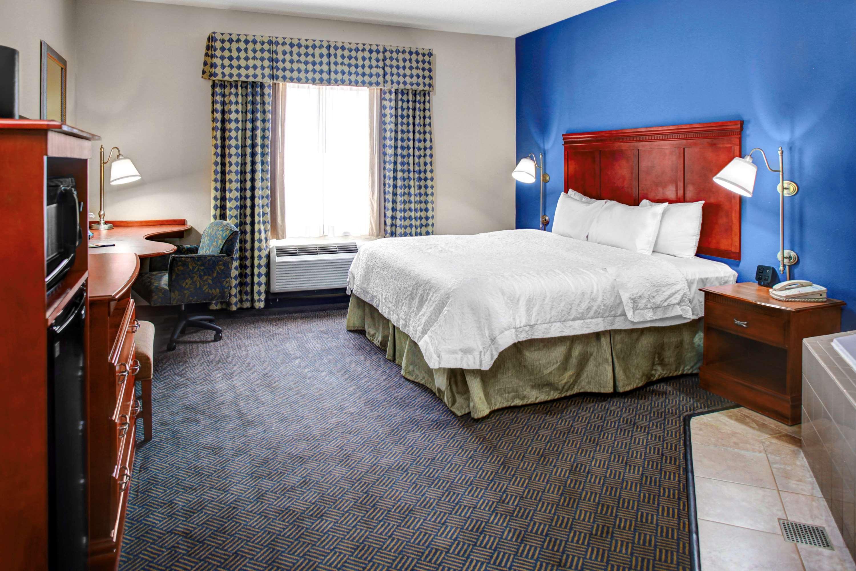 Hampton Inn Колдуотер Экстерьер фото